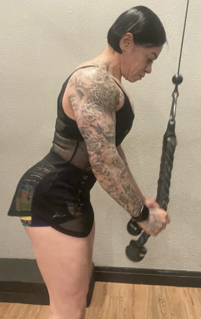 girlswithmuscle posing