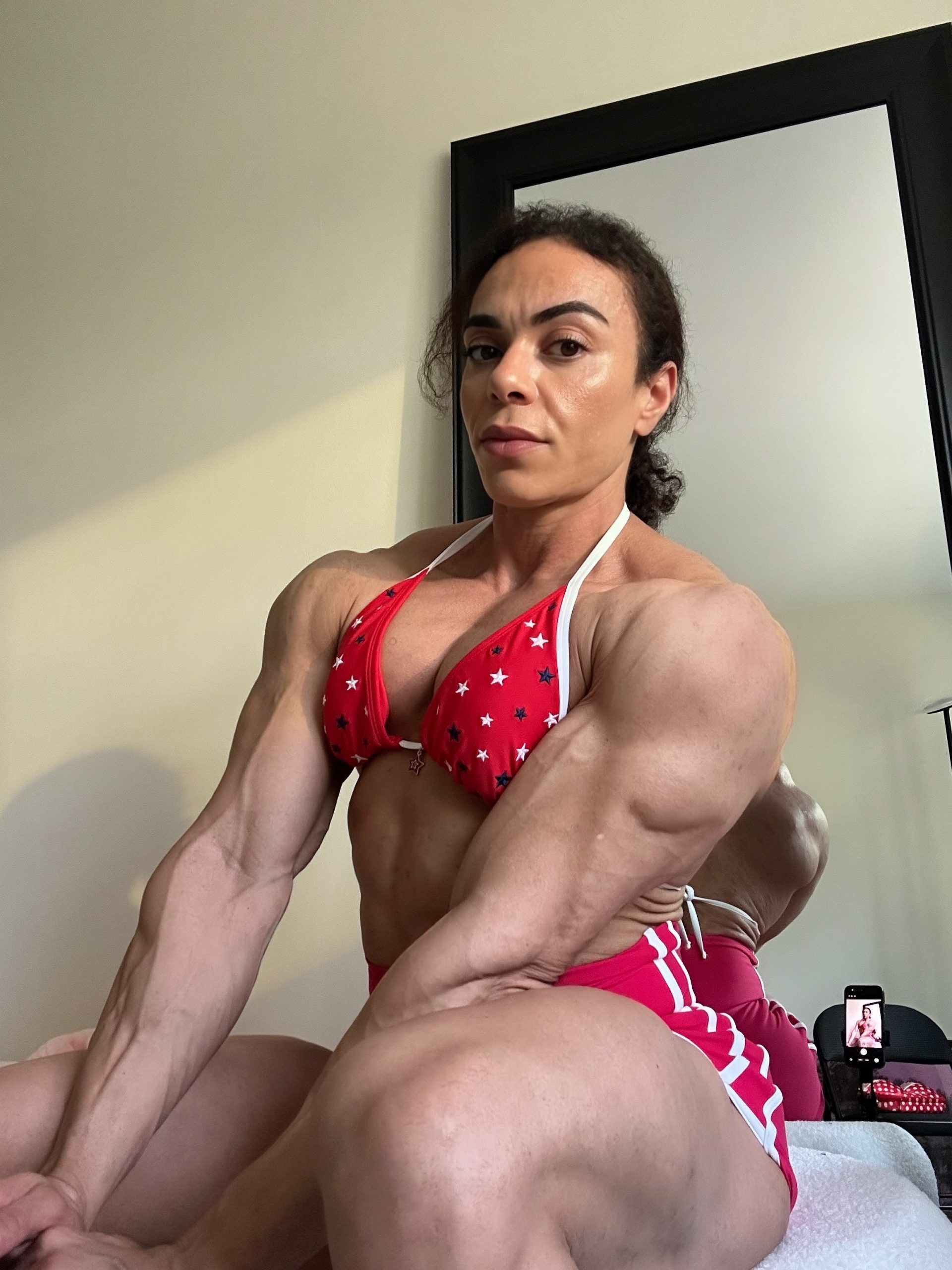 wrestling sessions Seattle — female bodybuilder wrestling girlswithmuscle Washington