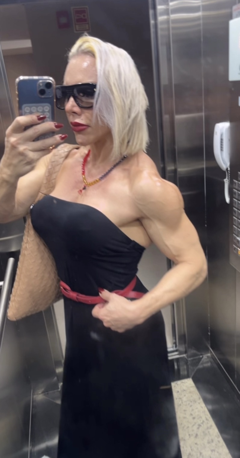Muscle mommy Dallas TX — female bodybuilder session USA