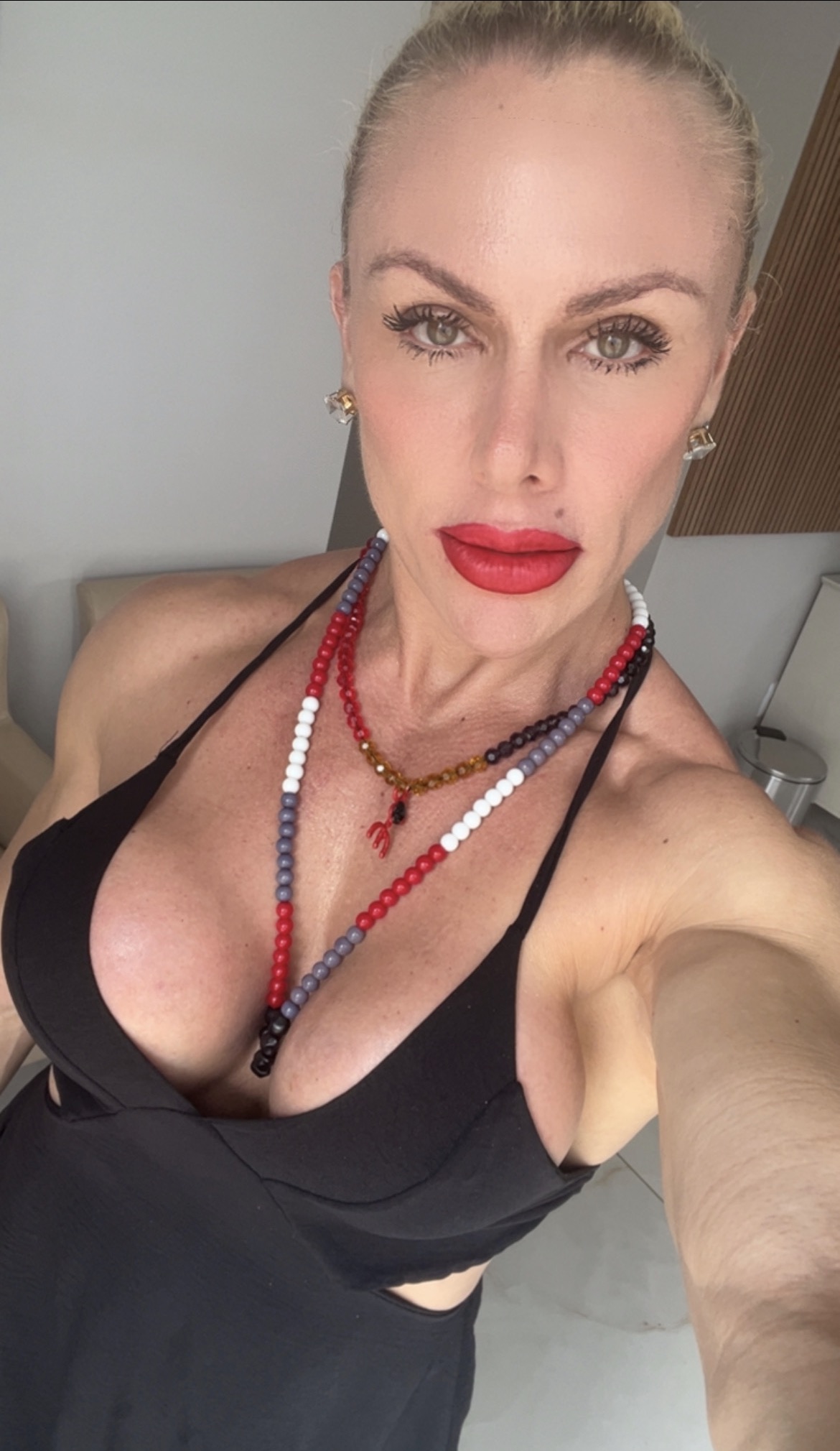 muscular mom San Francisco — muscle mommy FBB sessions female domination Bay Area