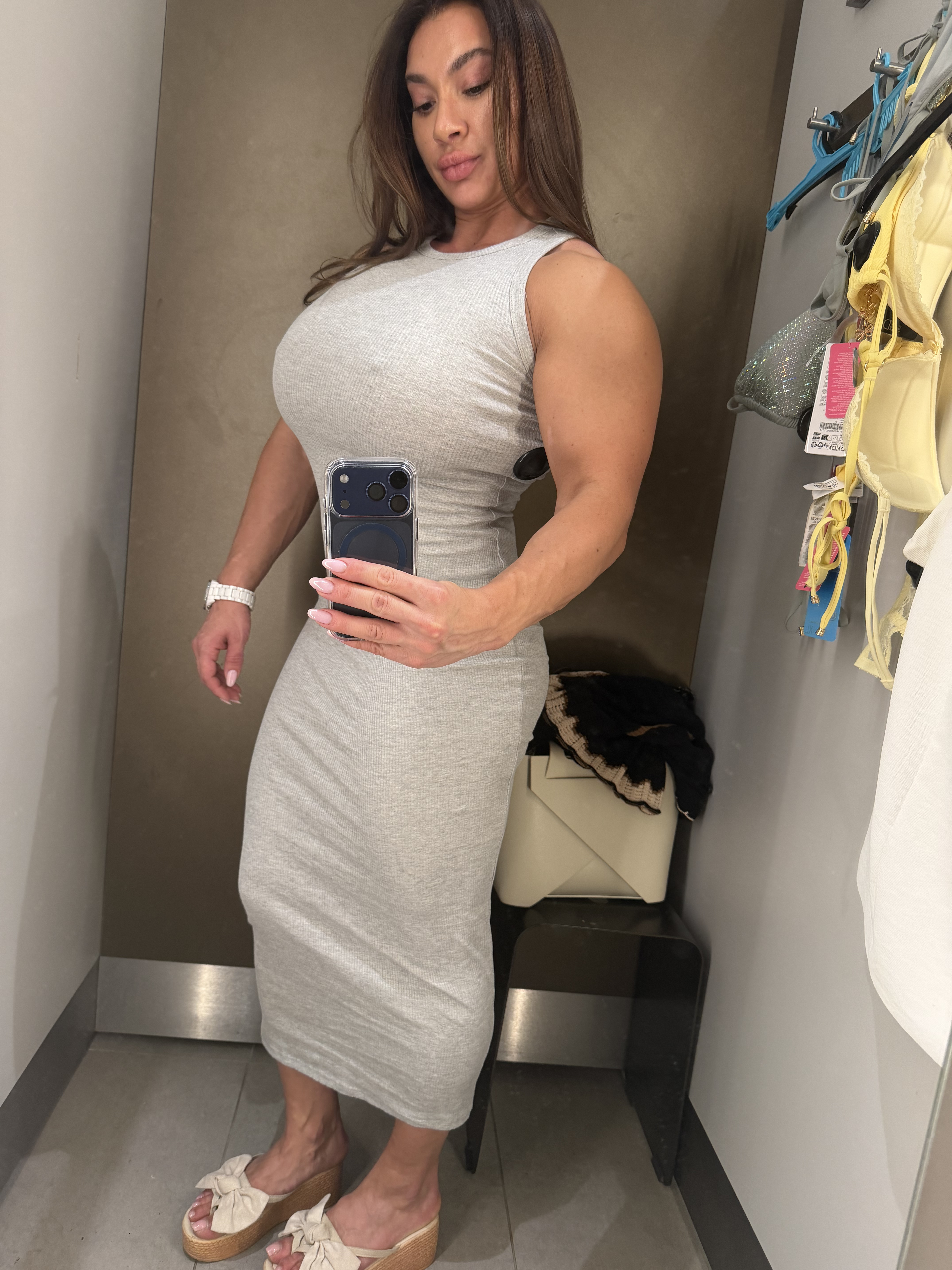 wrestling sessions Washington DC — female bodybuilder wrestling girlswithmuscle