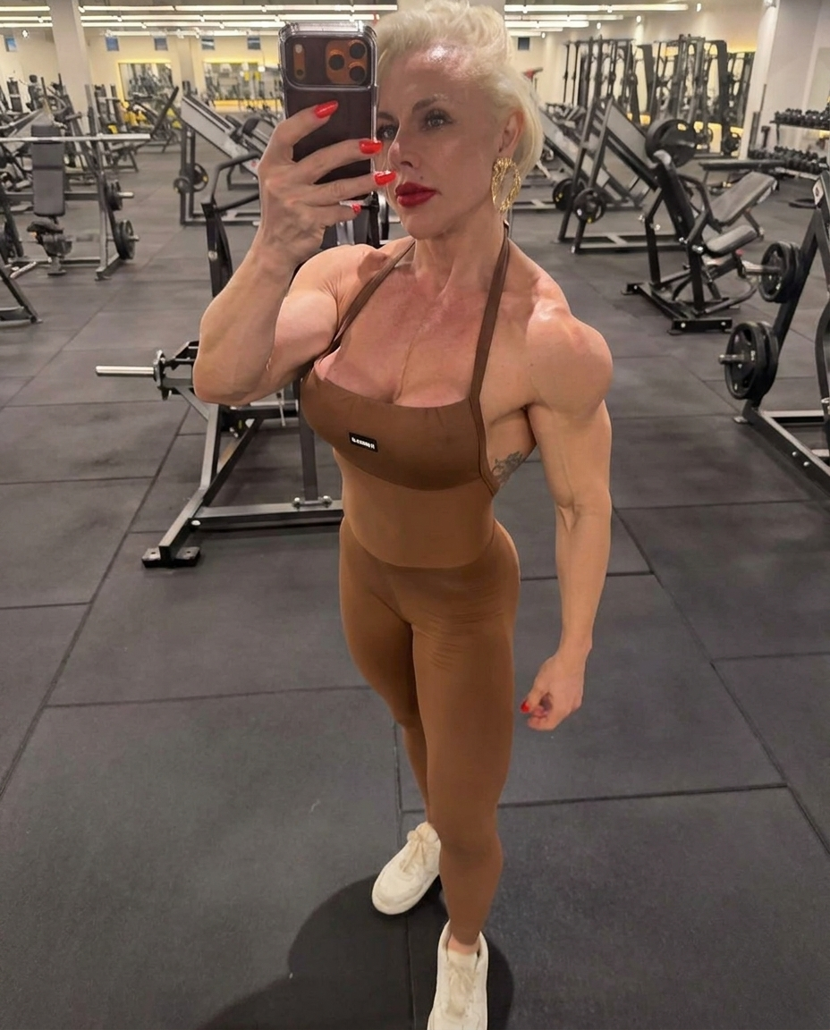 muscle admiration Boston — female bodybuilder sessions girlswithmuscles FBB New England