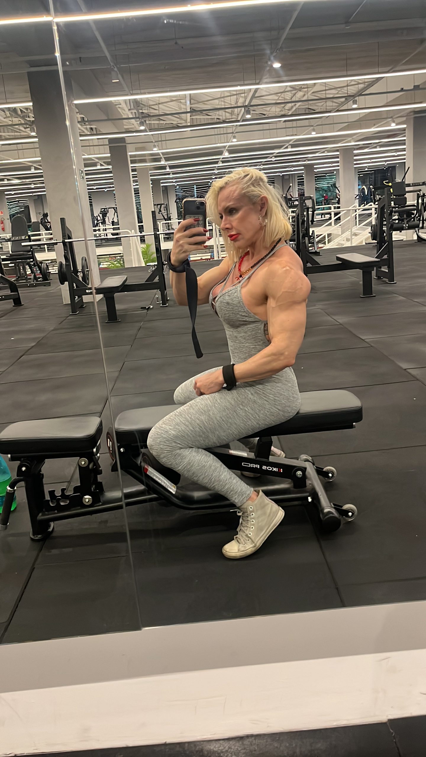 girls with muscle Nashville — female bodybuilder muscle worship session FBB Vixens USA Tennessee