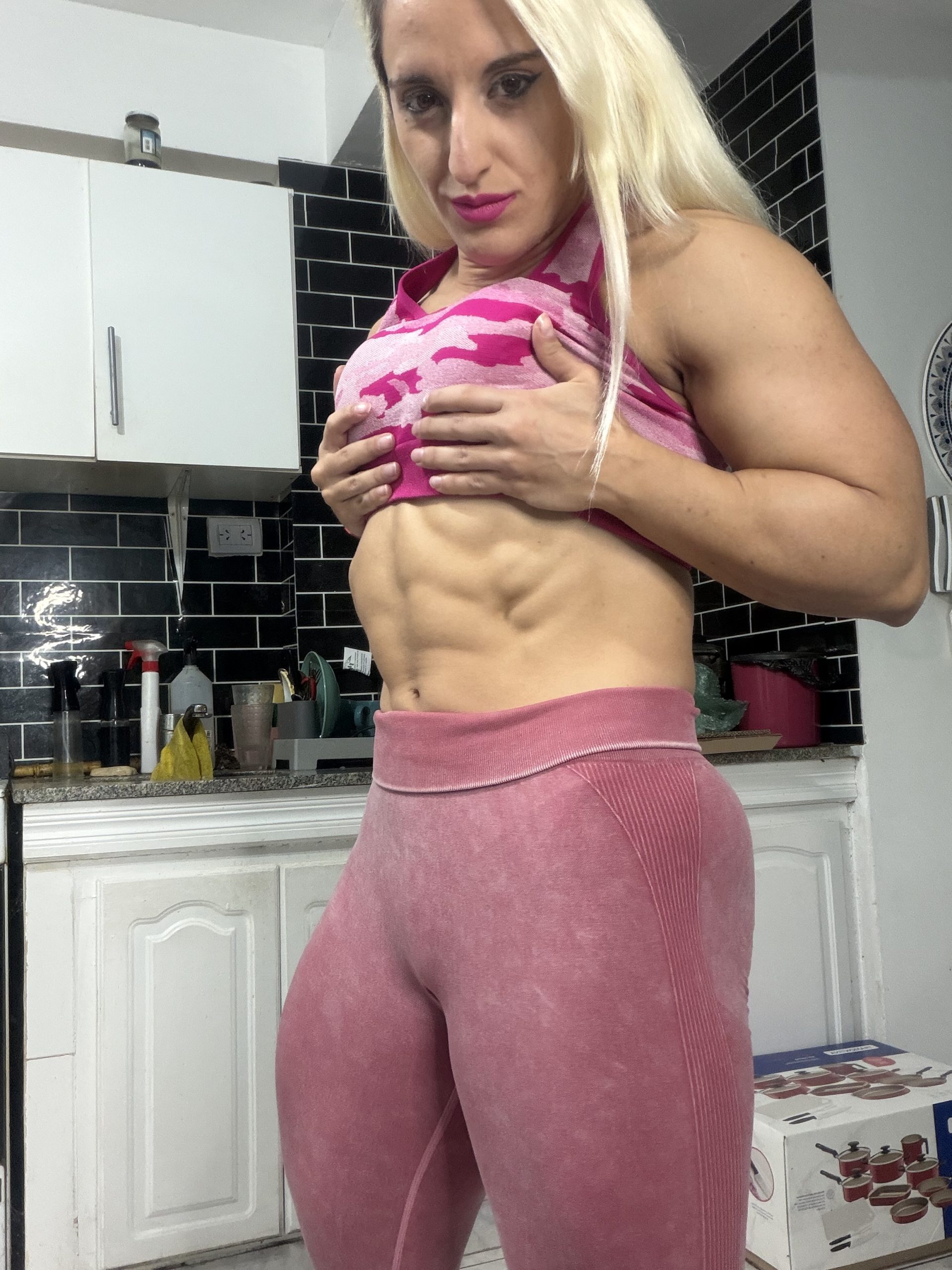 female domination Houston — session wrestling submission wrestling female bodybuilder Texas Space City