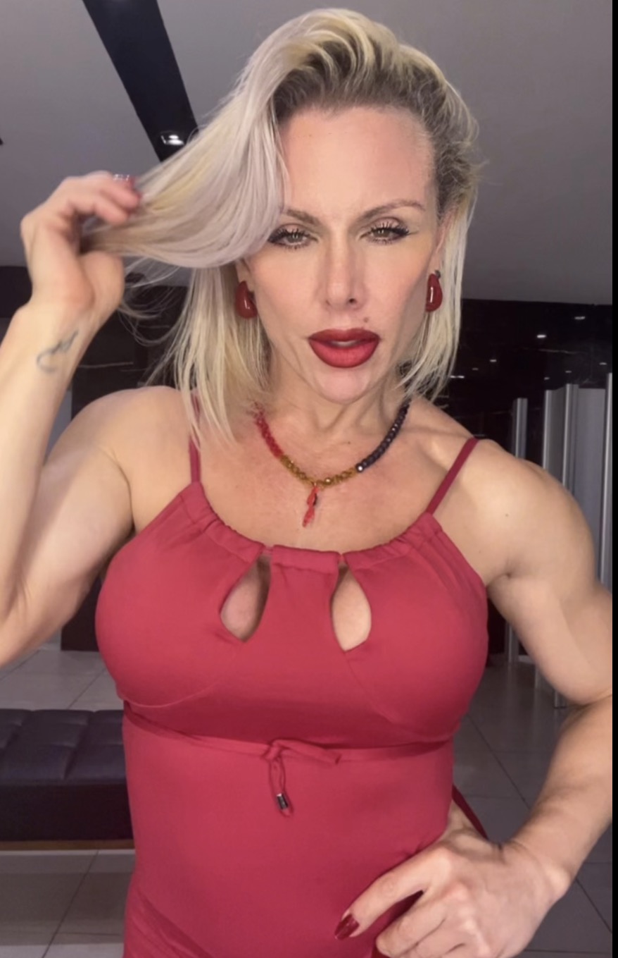 muscle worship Washington DC — elite female bodybuilder FBB session nation's capital DMV