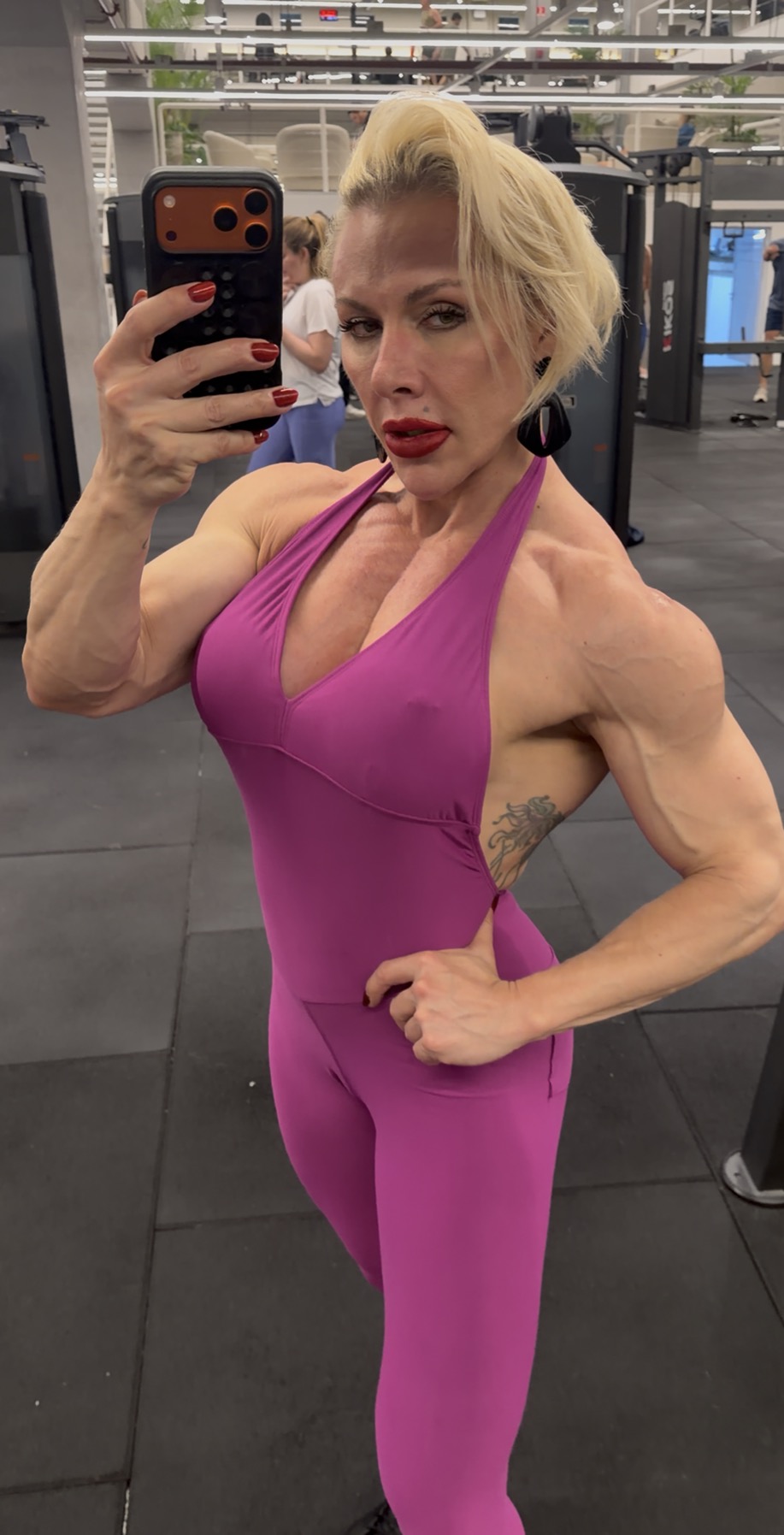 FBB domination worship Chicago muscle girl escort — muscle mommy escorts girlswithmuscle girls with muscles female domination wrestling sessions female bodybuilder sessions Chicago