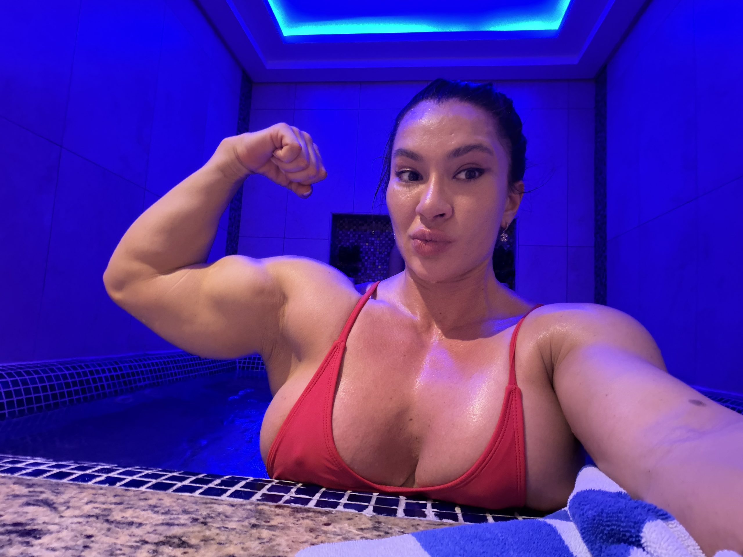 MUSCLEPRINCESSA Nina Muscle Muse muscular moms muscle mommy FBB sessions — wrestling sessions girlswithmuscle girls with muscles female bodybuilder sessions USA