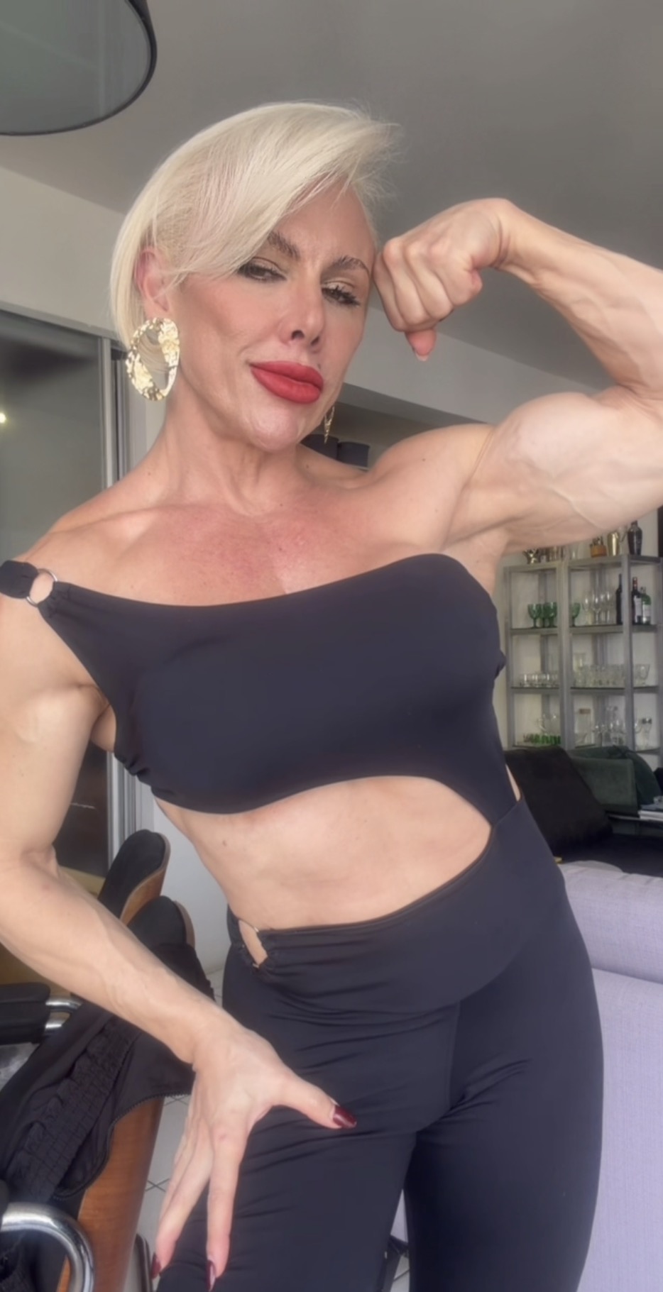 Sitri FBB Girl female domination strength session — Sitri FBB girl sessions USA girlswithmuscle female bodybuilder sessions