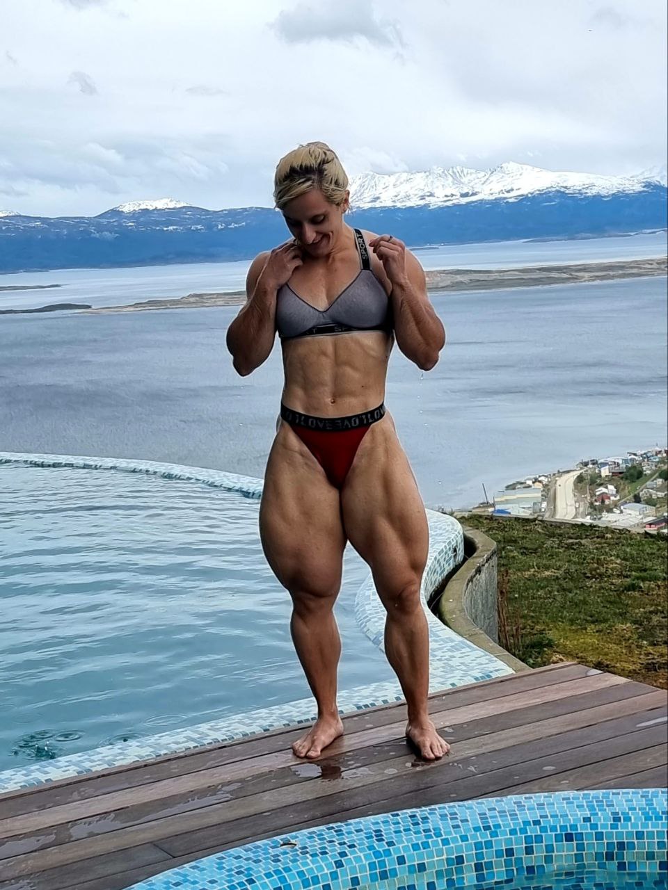 Muscle girl escort Las Vegas FBB domination worship Nevada — muscle mommy escorts female bodybuilder sessions wrestling sessions girlswithmuscle Las Vegas
