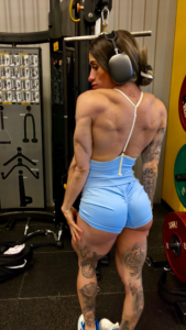 Mia Fuerte – female bodybuilder and muscle mommy offering muscle worship and session wrestling in the USA