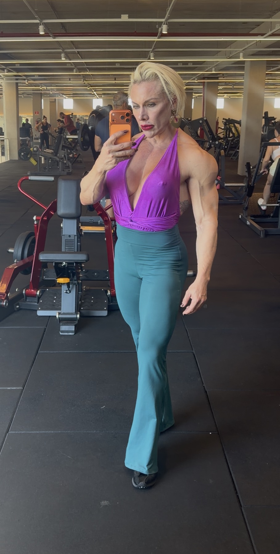 FBB domination worship Los Angeles muscle girl escort LA — muscle mommy escorts girlswithmuscle female domination wrestling sessions female bodybuilder sessions Los Angeles