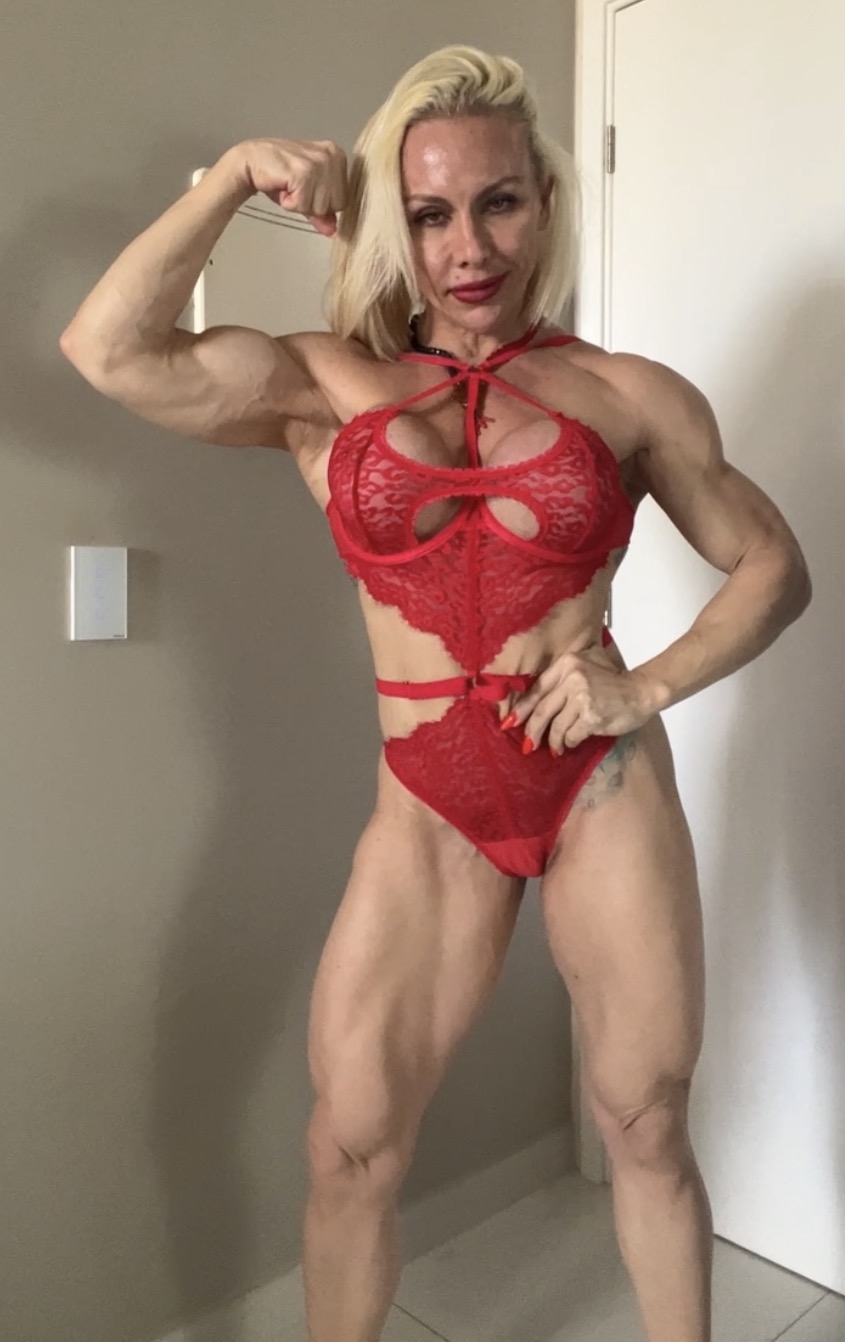 FBB escort Miami muscle mommy escorts Florida — muscle girl escort FBB domination worship girlswithmuscle female bodybuilder sessions wrestling sessions Miami Beach