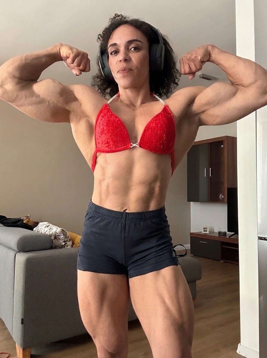 FBB escorts Phoenix AZ — muscle mommy escorts muscle girl escorts FBB domination worship female bodybuilder sessions Phoenix