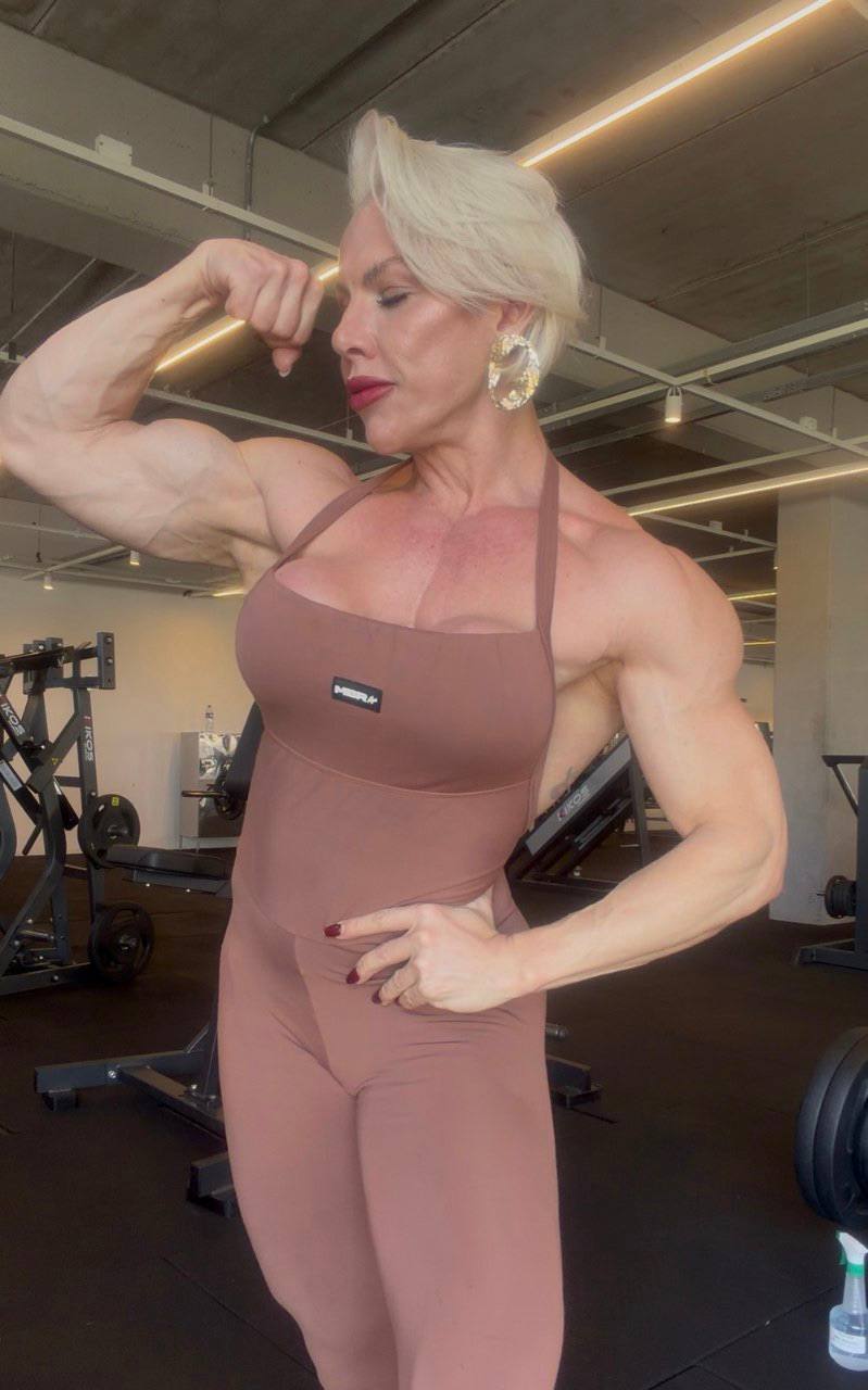 FBB domination worship San Diego — female bodybuilder escort muscle girl escort San Diego CA wrestling sessions