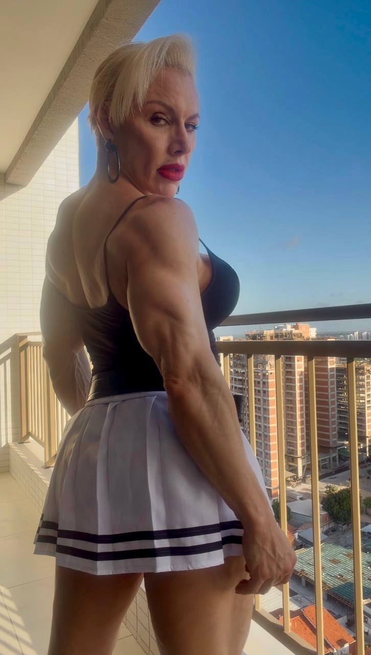 FBB escorts Atlanta muscle mommy escorts muscle girl escorts — FBB domination worship female bodybuilder Atlanta GA wrestling sessions
